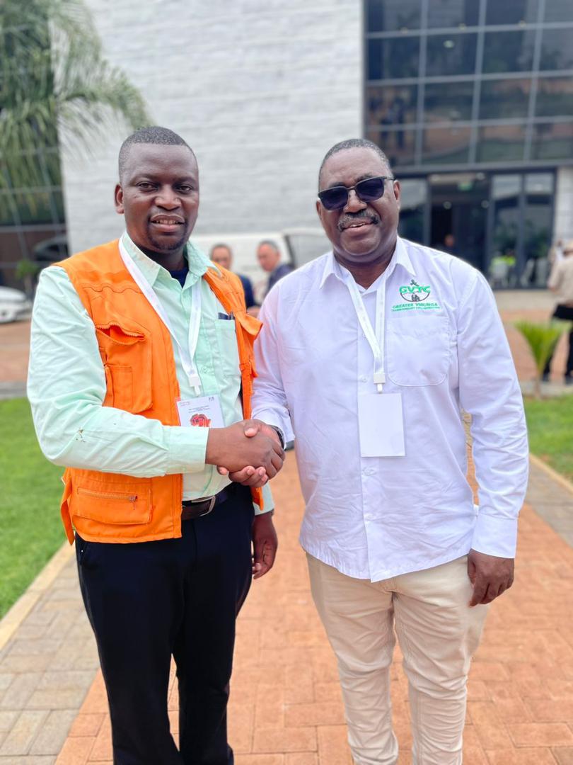 Rencontre entre Kakule Vutsapu Michael et Dr Andrew G. Seguy...